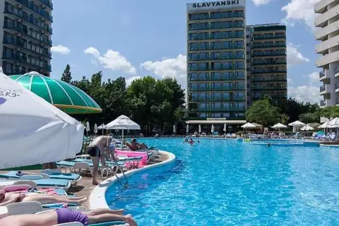 Slavyanski Hotel in Несебър