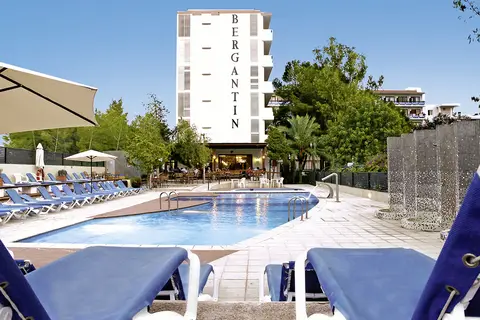 Hotel  AzuLine Bergantín in Sant Josep de sa Talaia — foto 7