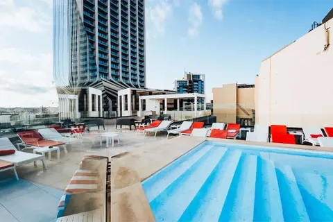 SO City Hotel in Saint Julian's