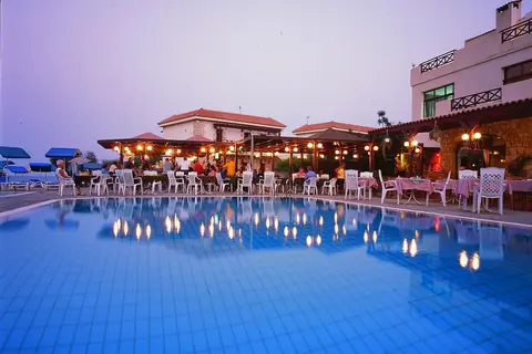 Mimosa Beach in Παραλίμνι — foto 2