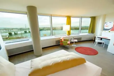 harry's home Wien Millennium Tower in Wenen — foto 25