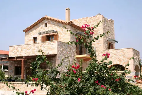 Mani Village in Άγιος Νικόλαος — foto 2