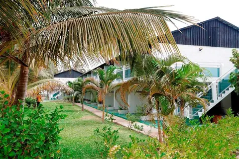 Bungalow Beach Hotel in Serrekunda — foto 10