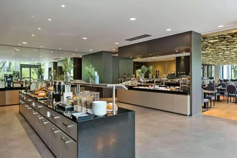 DoubleTree by Hilton Vienna Schonbrunn in Wenen — foto 16