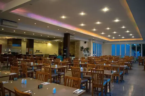 Theo Sunset Bay Hotel in Kissonerga, foto 6