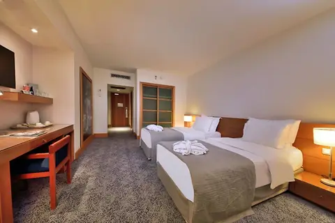 Mövenpick Hotel Istanbul Bosphorus in Fatih — foto 5