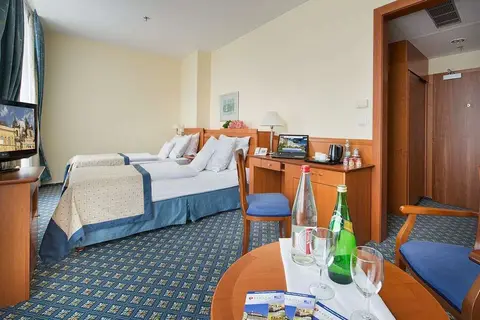 Ramada by Wyndham Airport Prague in Praag, foto 5