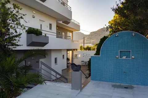 George Beach Studios & Villas in Πεύκοι — foto 16