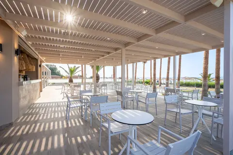 Porto Bello Beach in Καρδάμαινα — foto 9