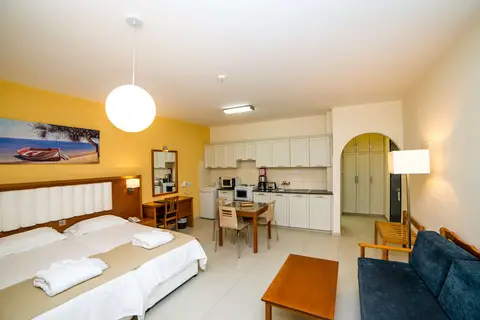 Kefalos Beach Tourist Village in Paphos — foto 19