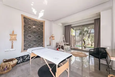 Blue Carpet Luxury Suites in Πευκοχώρι — foto 10