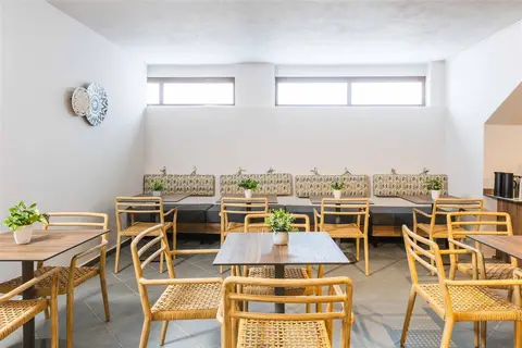 Casa Blue Hotel in Καλύβια — foto 17