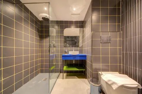 IKYK Hotel in San Ġiljan — foto 25