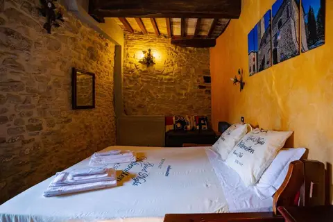 Castello di Giomici in Valfabbrica, foto 11