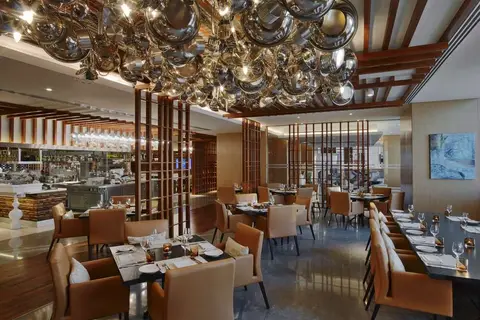V Hotel Dubai Curio Collection by Hilton in دبي — foto 19