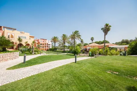 Jardim da Meia Praia in Lagos — foto 15