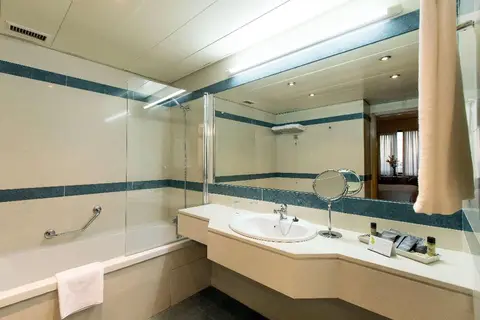 SANA Metropolitan Hotel in Almada — foto 12