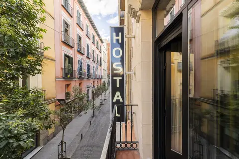 Hostal Ballesta in Madrid — foto 27