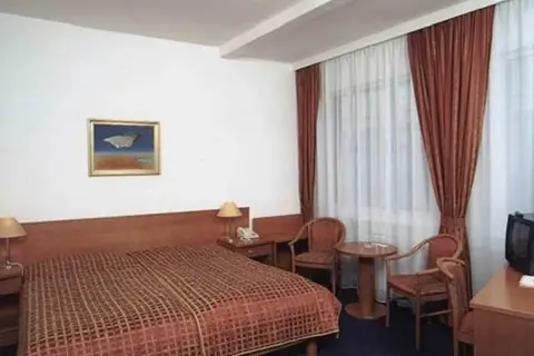 Axa in Praag — foto 6