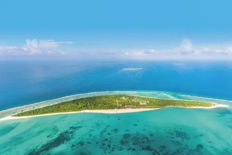 Hondaafushi Island Resort in Dhaalu Atoll