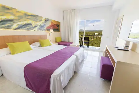 Blue Sea Coral Beach in Santa Eulària des Riu — foto 12