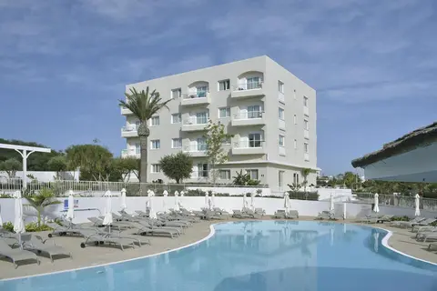 Sunrise Gardens Hotel in Παραλίμνι — foto 17